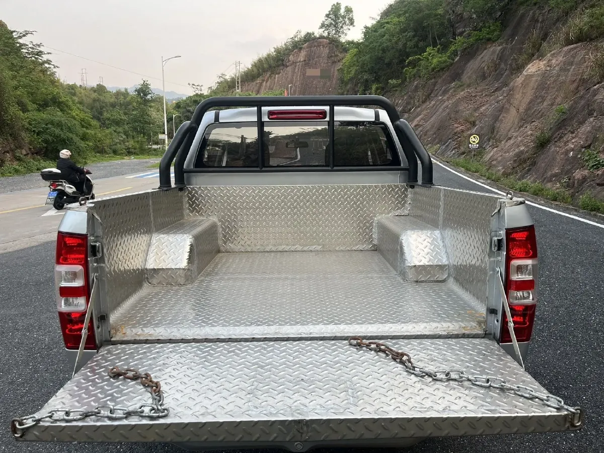 2024 Isuzu Jim 2.8T 120HP L4 5MT,autocango,china used car exporter,china ev exporter,chinese used car exporter,chinese used ev exporter