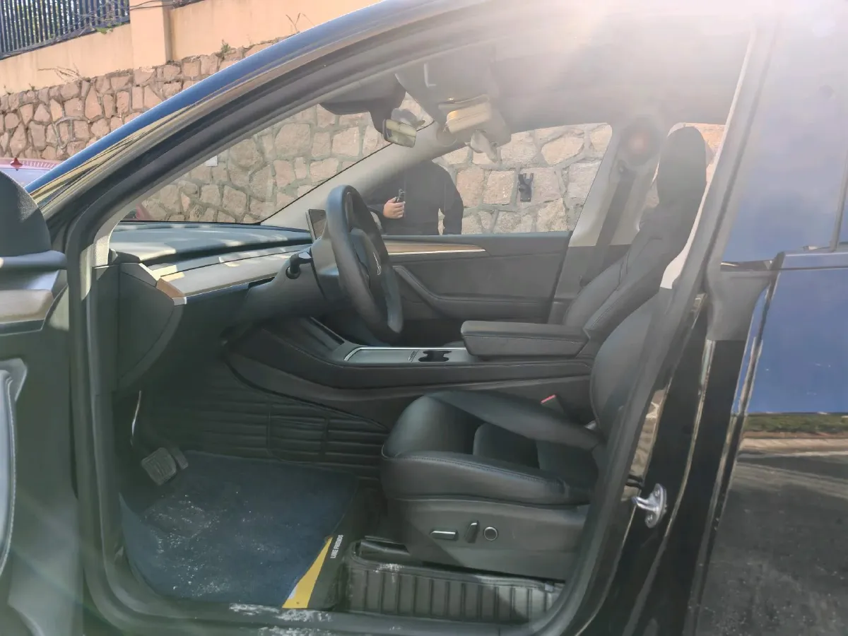 2022 Tesla Model Y BEV 60KWH,autocango,china used car exporter,china ev exporter,chinese used car exporter,chinese used ev exporter