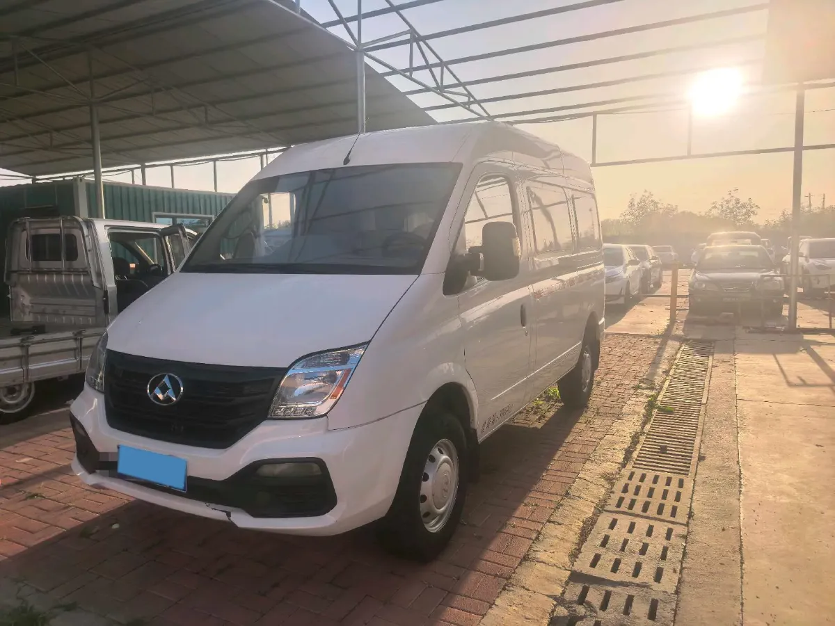 2013 MAXUS XinTu V80 2.5T 136HP L4 5MT,autocango,china used car exporter,china ev exporter,chinese used car exporter,chinese used ev exporter
