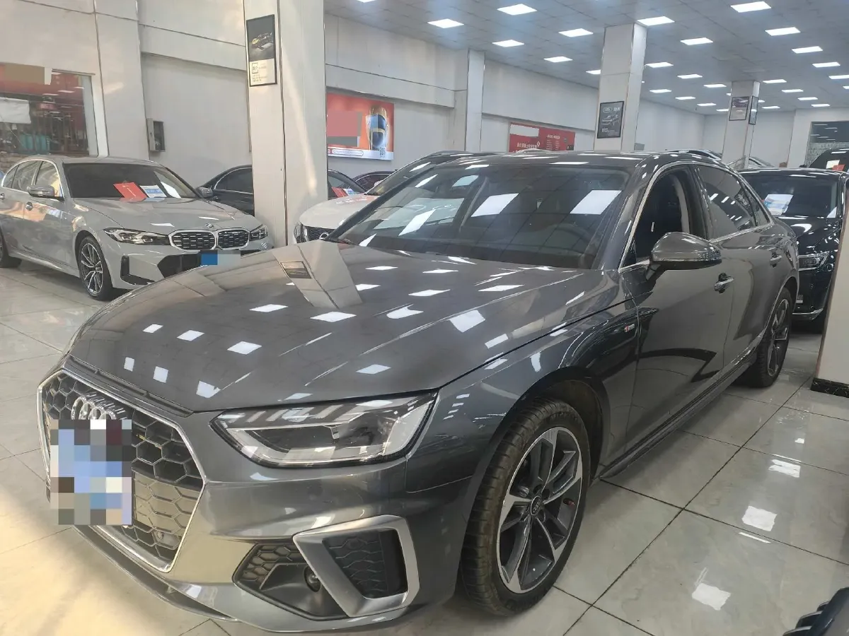 2025 Audi A4L 2.0T 190HP L4 7DCT,autocango,china used car exporter,china ev exporter,chinese used car exporter,chinese used ev exporter