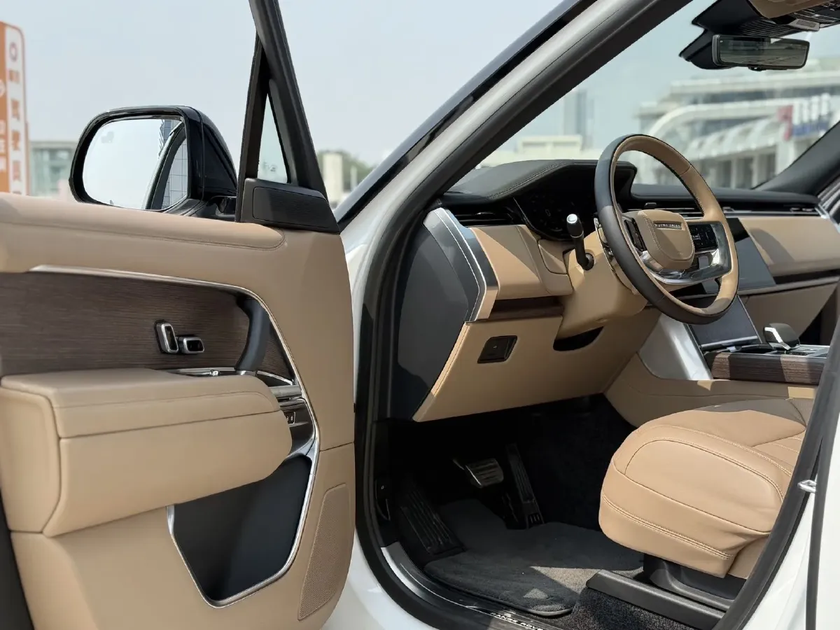 2024 Land Rover Range Rover 3.0T 400HP L6 8AT,autocango,china used car exporter,china ev exporter,chinese used car exporter,chinese used ev exporter