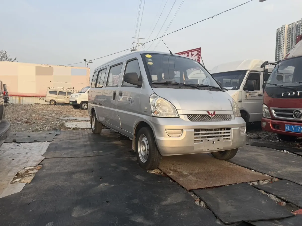 2017 WuLing RongGuang 1.5L 107HP L4 5MT,autocango,china used car exporter,china ev exporter,chinese used car exporter,chinese used ev exporter