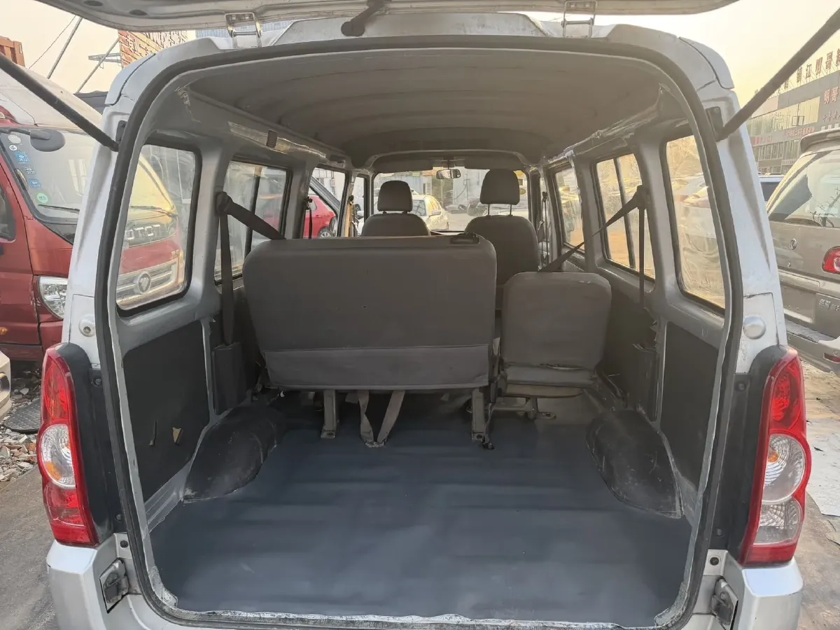 2017 WuLing RongGuang 1.5L 107HP L4 5MT,autocango,china used car exporter,china ev exporter,chinese used car exporter,chinese used ev exporter