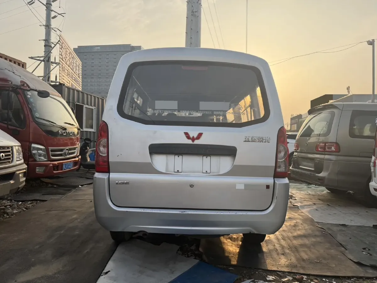 2017 WuLing RongGuang 1.5L 107HP L4 5MT,autocango,china used car exporter,china ev exporter,chinese used car exporter,chinese used ev exporter