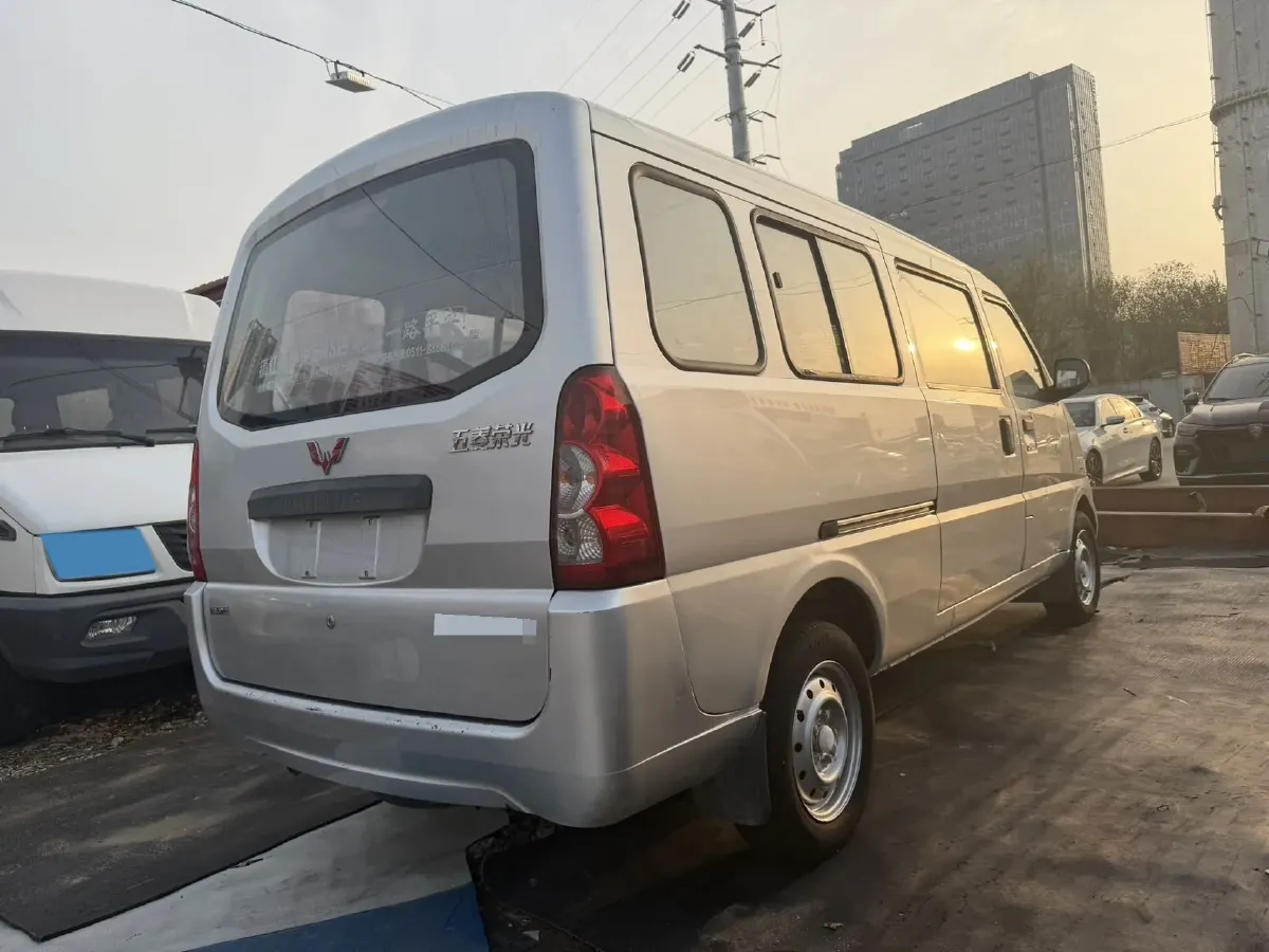2017 WuLing RongGuang 1.5L 107HP L4 5MT,autocango,china used car exporter,china ev exporter,chinese used car exporter,chinese used ev exporter