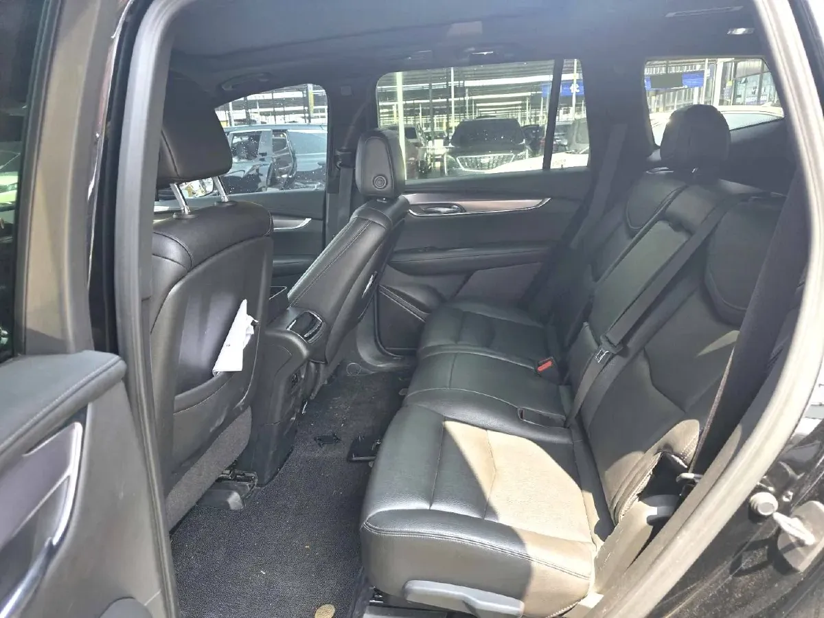 2022 Cadillac XT6 2.0T 237HP L4 9AT,autocango,china used car exporter,china ev exporter,chinese used car exporter,chinese used ev exporter