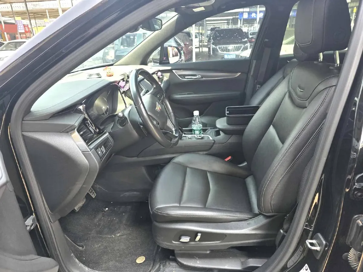 2022 Cadillac XT6 2.0T 237HP L4 9AT,autocango,china used car exporter,china ev exporter,chinese used car exporter,chinese used ev exporter