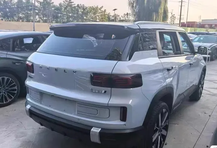 2023 Geely ICON 1.5T 181HP L4 7DCT,autocango,china used car exporter,china ev exporter,chinese used car exporter,chinese used ev exporter