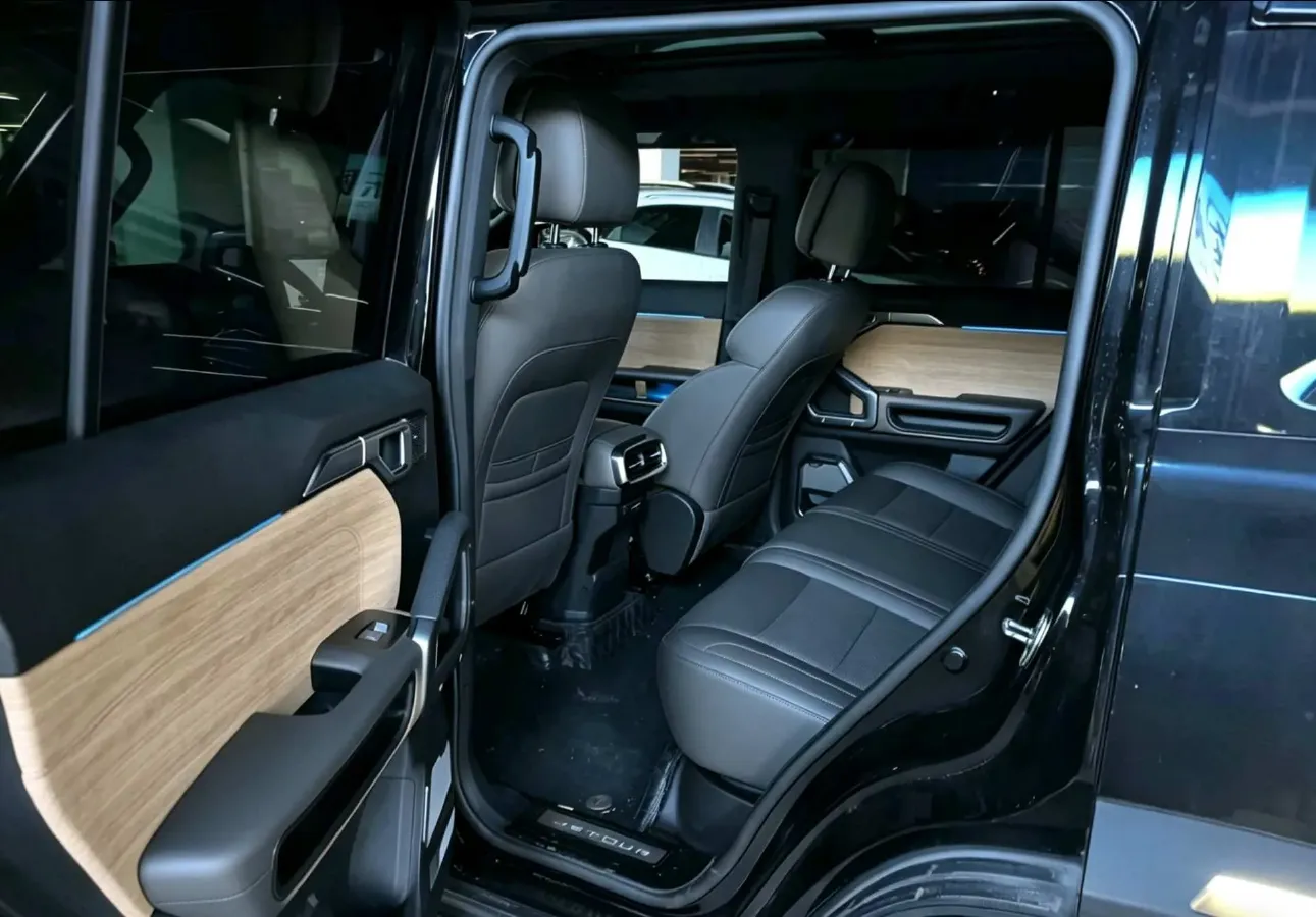 2023 Jetour Traveller 2.0T 254HP L4 7DCT,autocango,china used car exporter,china ev exporter,chinese used car exporter,chinese used ev exporter