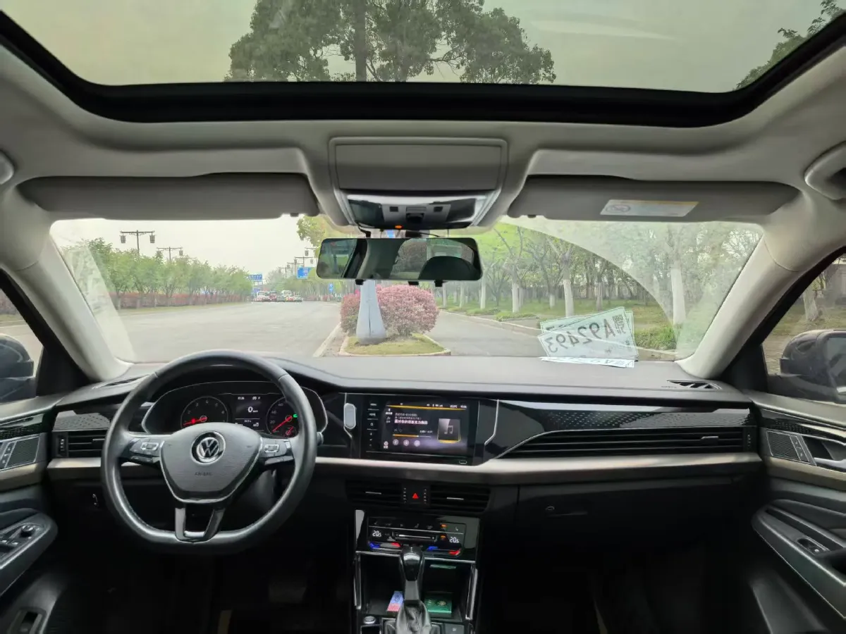 2020 Volkswagen Passat 2.0T 186HP L4 7DCT,autocango,china used car exporter,china ev exporter,chinese used car exporter,chinese used ev exporter