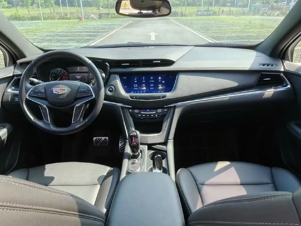 2022 Cadillac XT5 2.0T 237HP L4 9AT,autocango,china used car exporter,china ev exporter,chinese used car exporter,chinese used ev exporter