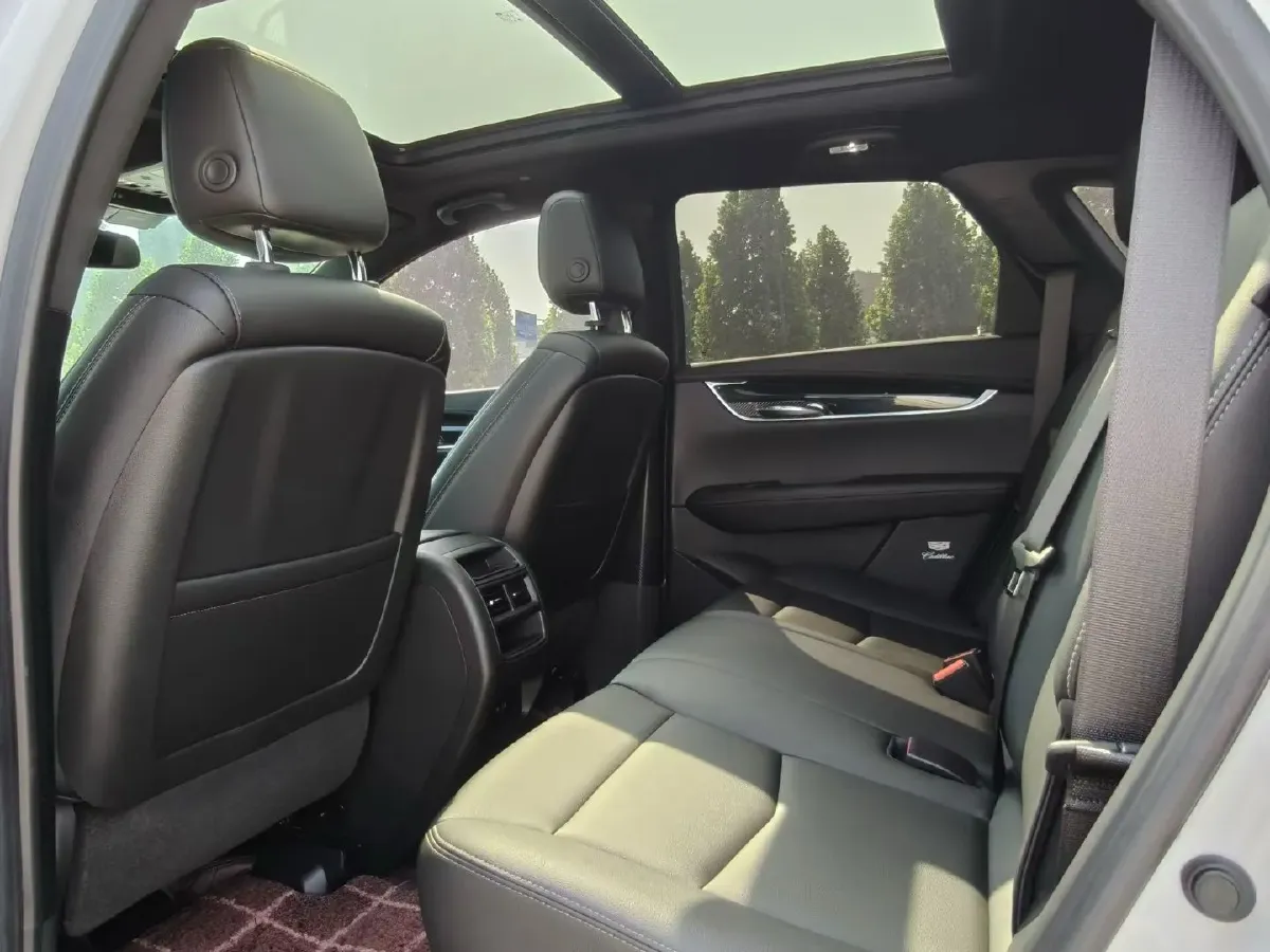 2022 Cadillac XT5 2.0T 237HP L4 9AT,autocango,china used car exporter,china ev exporter,chinese used car exporter,chinese used ev exporter