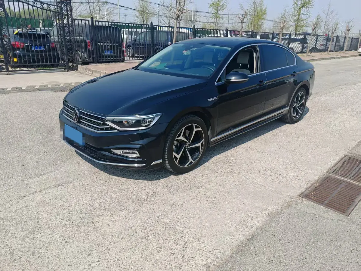 2023 Volkswagen Magotan 2.0T 186HP L4 7DCT,autocango,china used car exporter,china ev exporter,chinese used car exporter,chinese used ev exporter