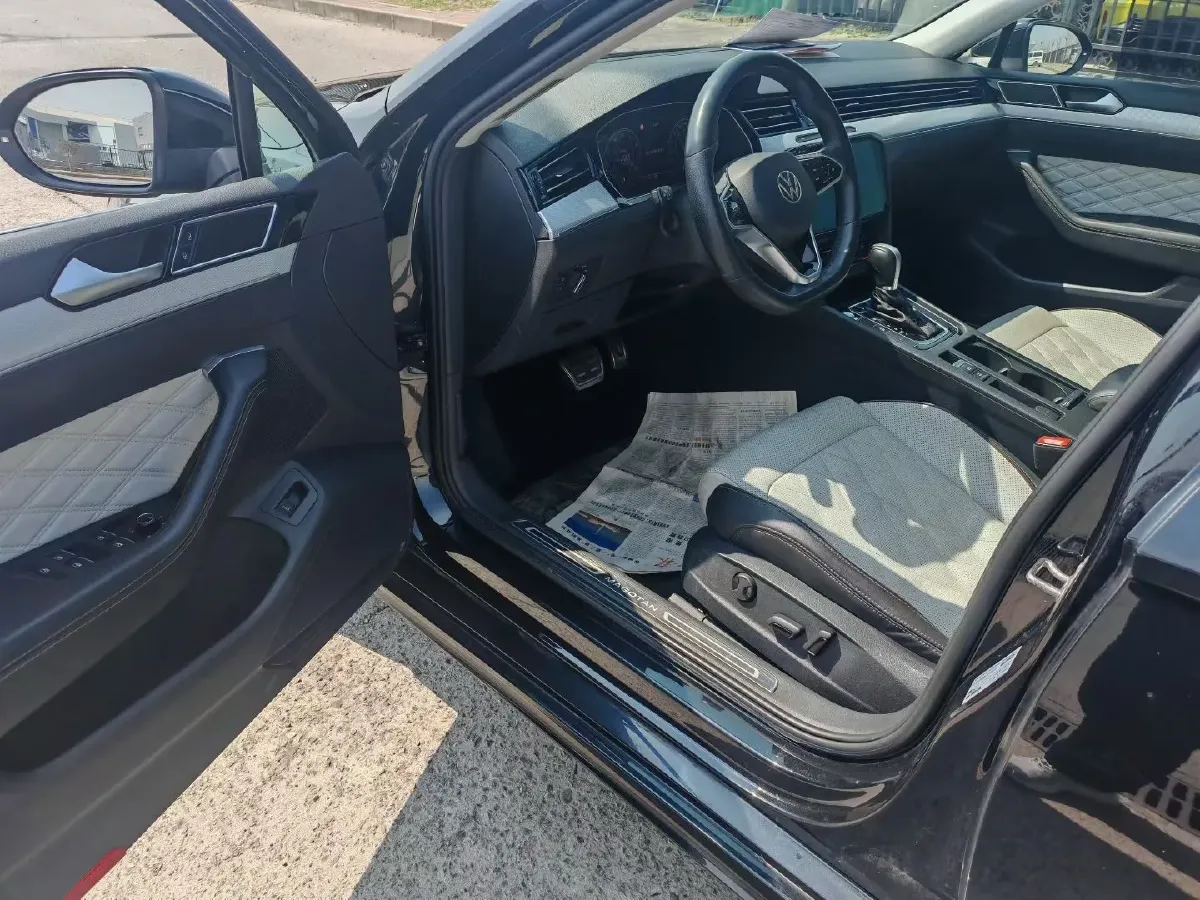 2023 Volkswagen Magotan 2.0T 186HP L4 7DCT,autocango,china used car exporter,china ev exporter,chinese used car exporter,chinese used ev exporter
