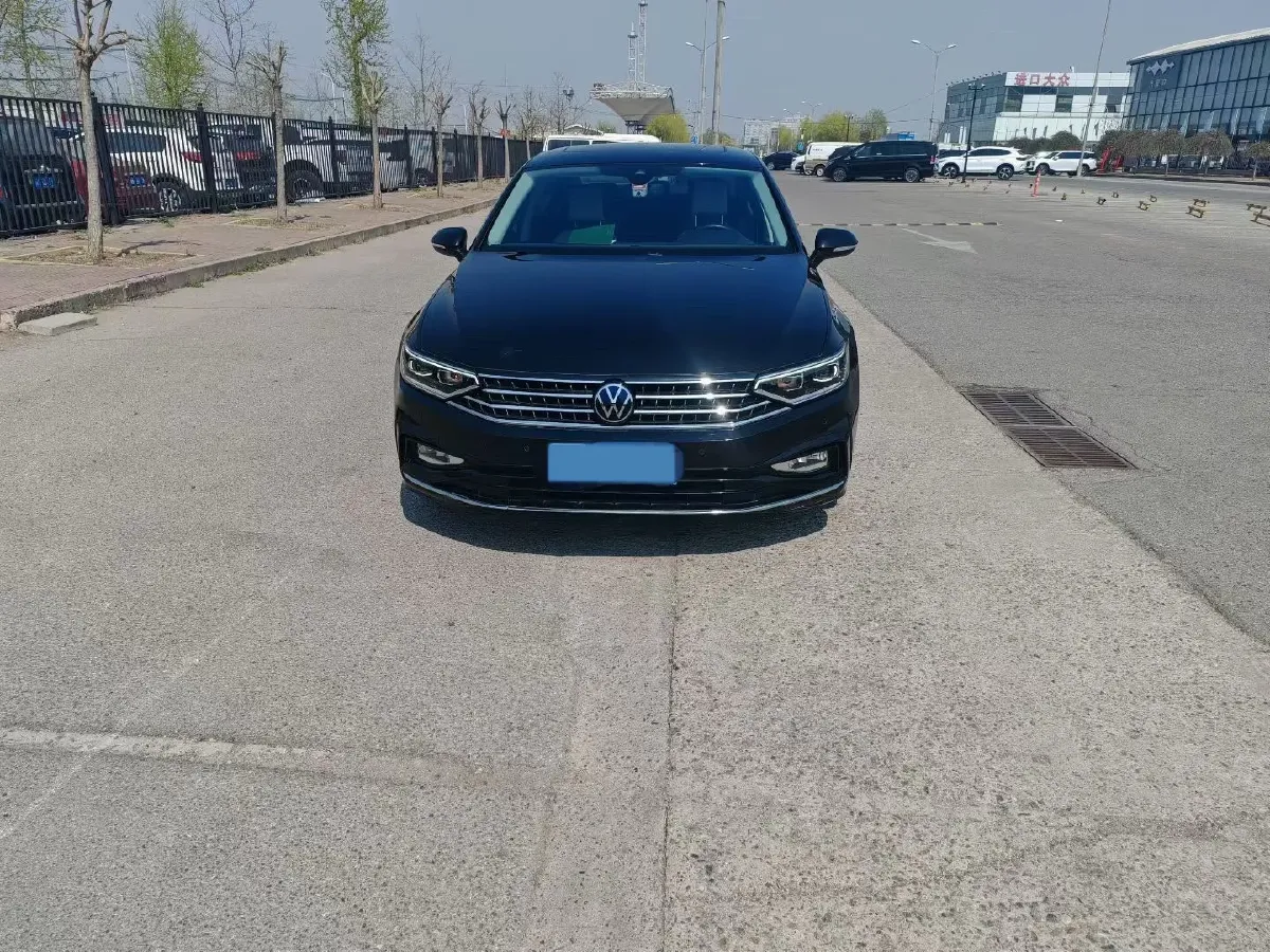 2023 Volkswagen Magotan 2.0T 186HP L4 7DCT,autocango,china used car exporter,china ev exporter,chinese used car exporter,chinese used ev exporter