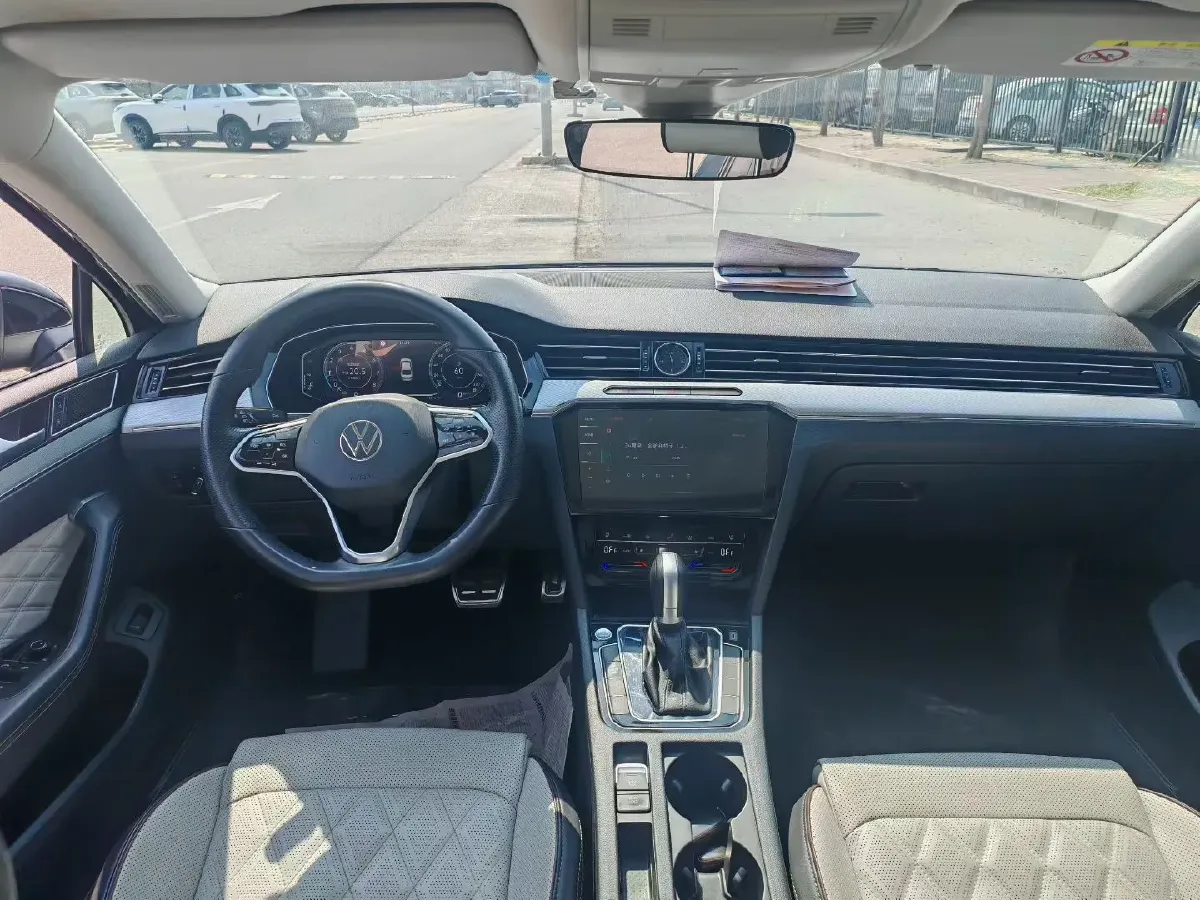 2023 Volkswagen Magotan 2.0T 186HP L4 7DCT,autocango,china used car exporter,china ev exporter,chinese used car exporter,chinese used ev exporter