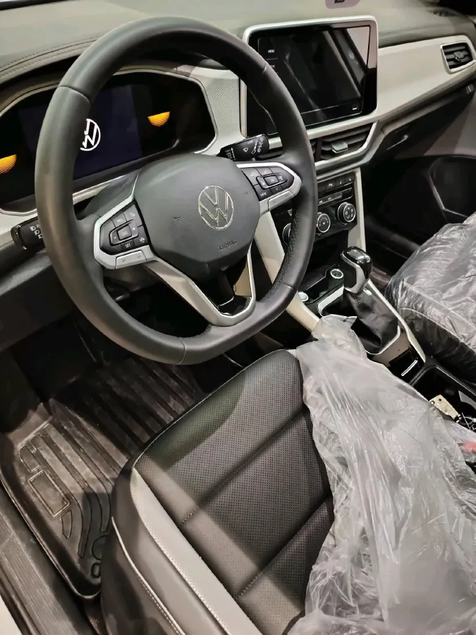 2023 Volkswagen T-Roc 1.4T 150HP L4 7DCT,autocango,china used car exporter,china ev exporter,chinese used car exporter,chinese used ev exporter