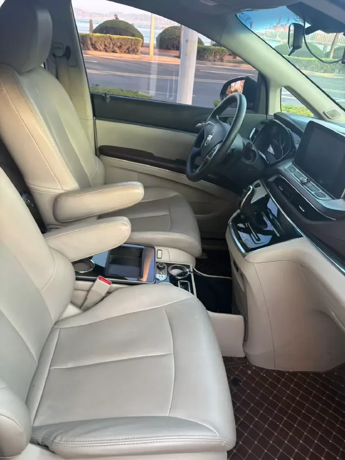 2021 Buick GL8 2.0T 237HP L4 9AT,autocango,china used car exporter,china ev exporter,chinese used car exporter,chinese used ev exporter