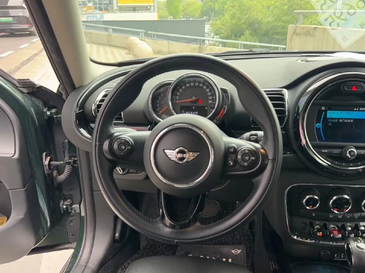 2016 MINI CLUBMAN 1.5T 136HP L3 6AT,autocango,china used car exporter,china ev exporter,chinese used car exporter,chinese used ev exporter