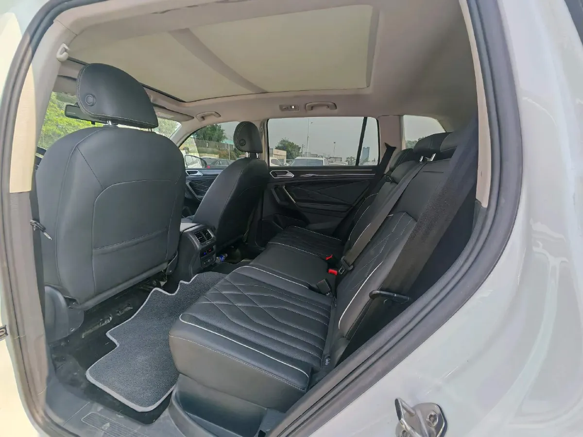 2023 Volkswagen Tiguan L 1.5T 160HP L4 7DCT,autocango,china used car exporter,china ev exporter,chinese used car exporter,chinese used ev exporter