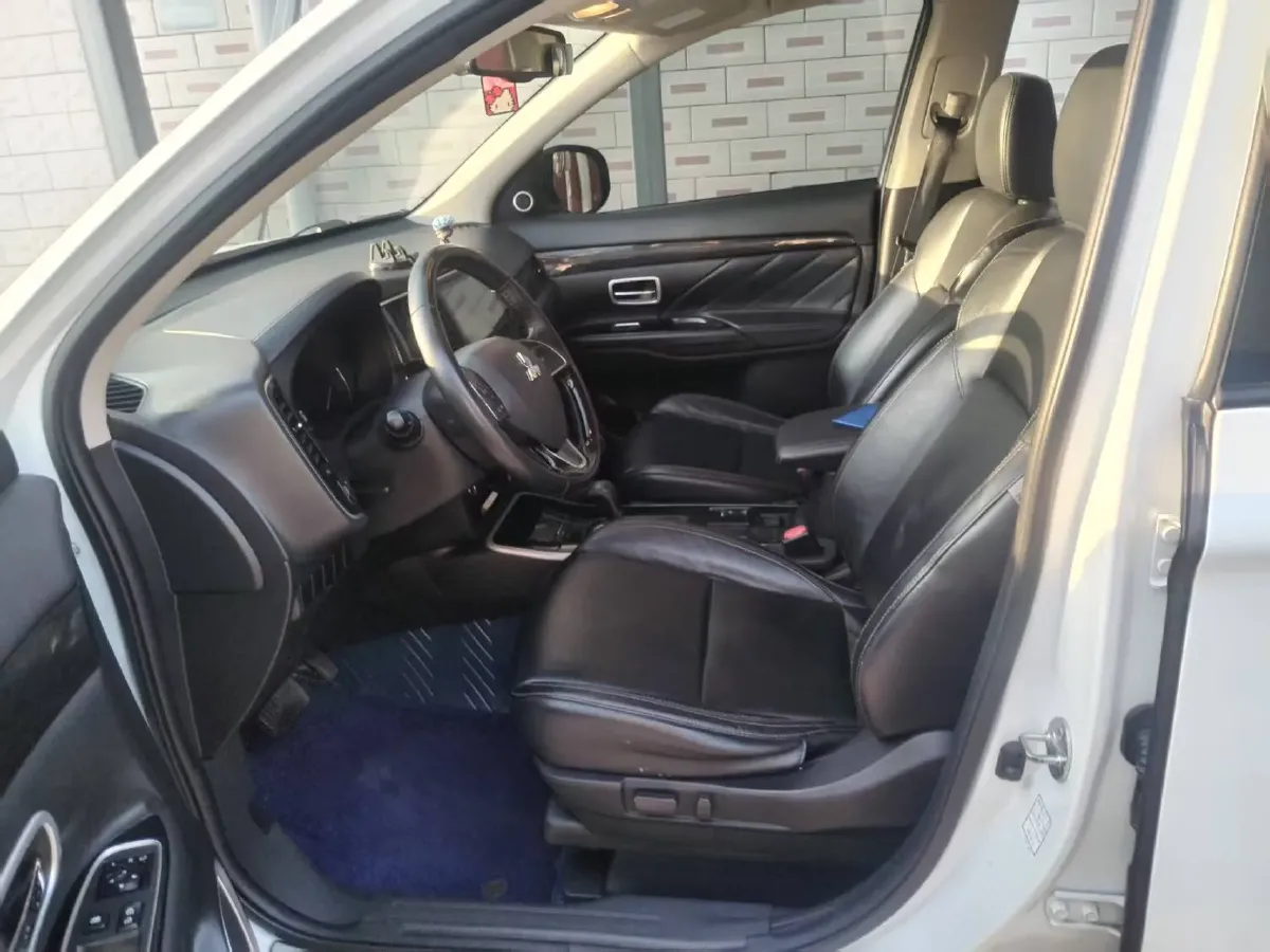 2019 Mitsubishi Outlander 2.0L 166HP L4 CVT,autocango,china used car exporter,china ev exporter,chinese used car exporter,chinese used ev exporter