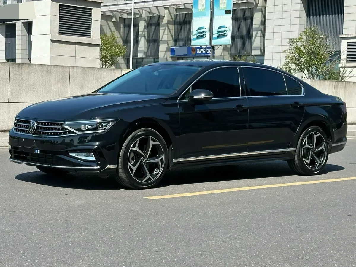 2025 Volkswagen Magotan 1.4T 150HP L4 7DCT,autocango,china used car exporter,china ev exporter,chinese used car exporter,chinese used ev exporter