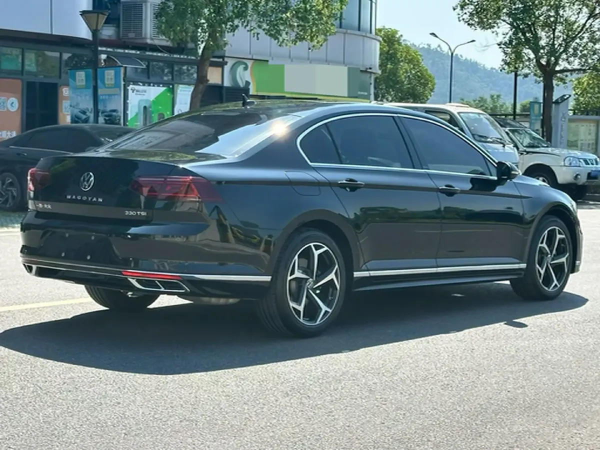 2025 Volkswagen Magotan 1.4T 150HP L4 7DCT,autocango,china used car exporter,china ev exporter,chinese used car exporter,chinese used ev exporter