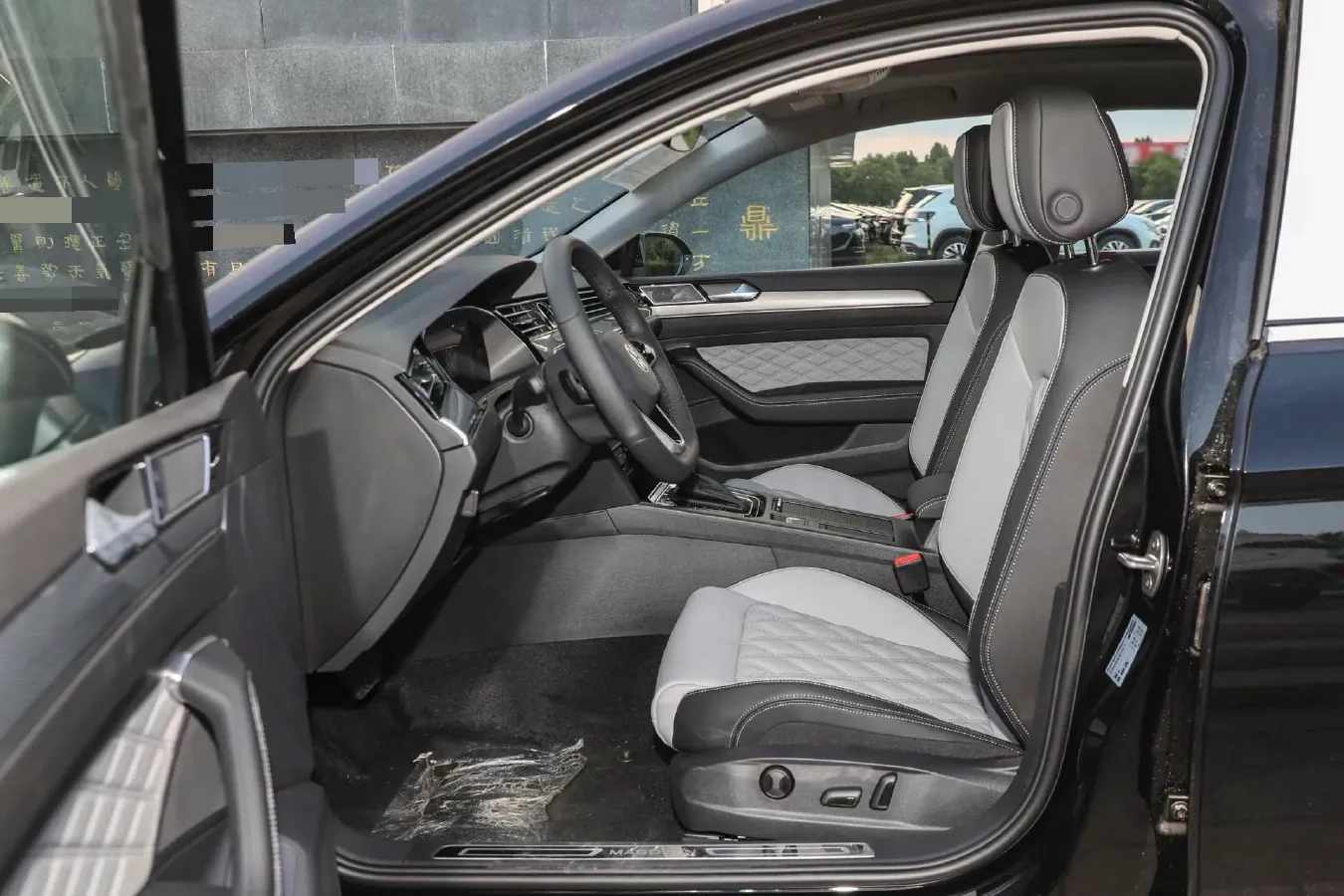 2025 Volkswagen Magotan 1.4T 150HP L4 7DCT,autocango,china used car exporter,china ev exporter,chinese used car exporter,chinese used ev exporter