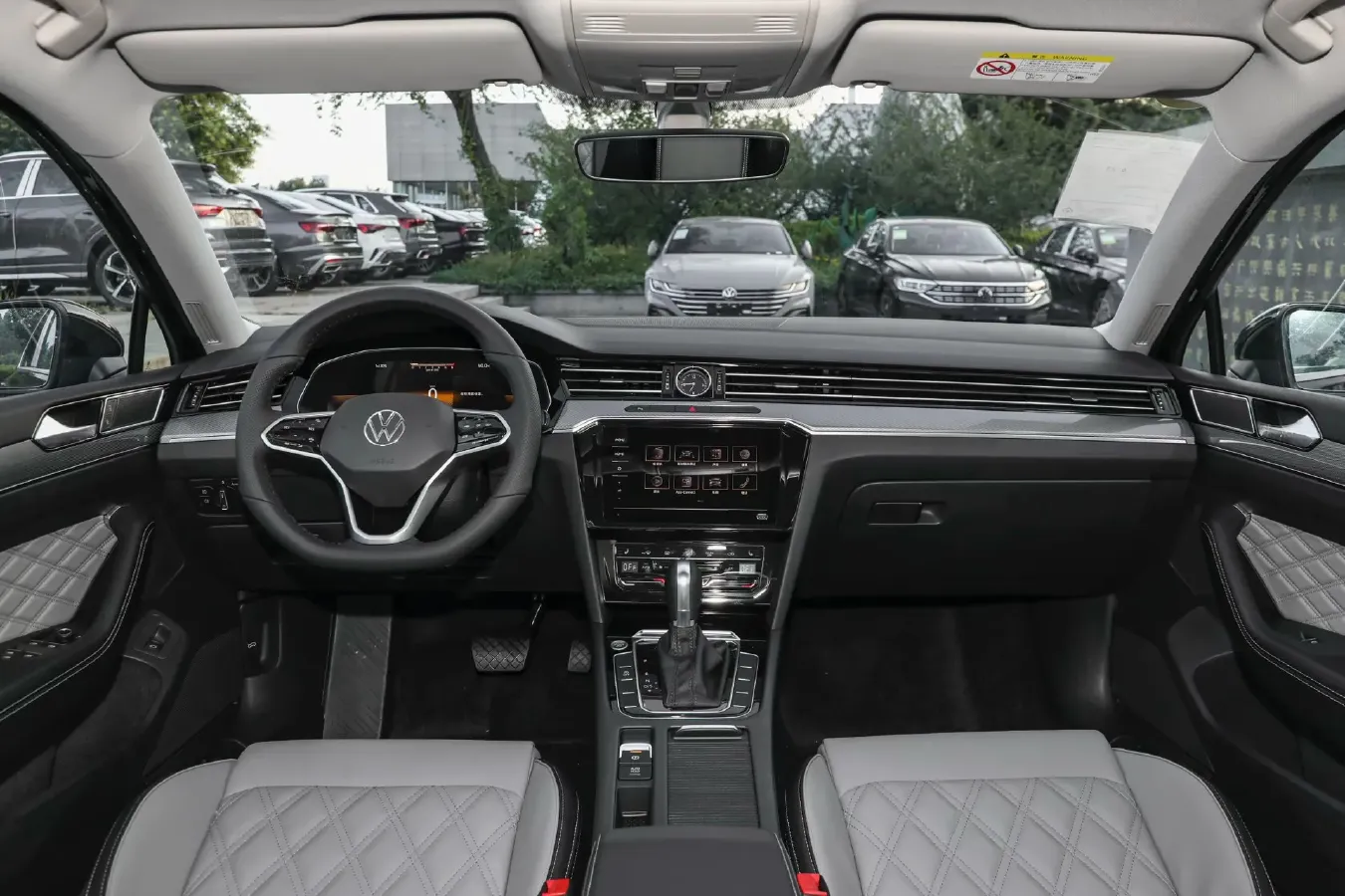 2025 Volkswagen Magotan 1.4T 150HP L4 7DCT,autocango,china used car exporter,china ev exporter,chinese used car exporter,chinese used ev exporter