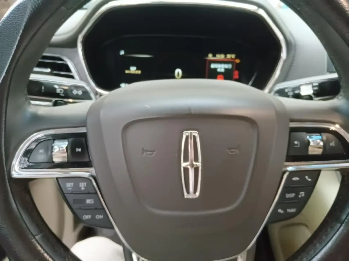 2017 Lincoln Continental 2.0T 261HP L4 6AT,autocango,china used car exporter,china ev exporter,chinese used car exporter,chinese used ev exporter