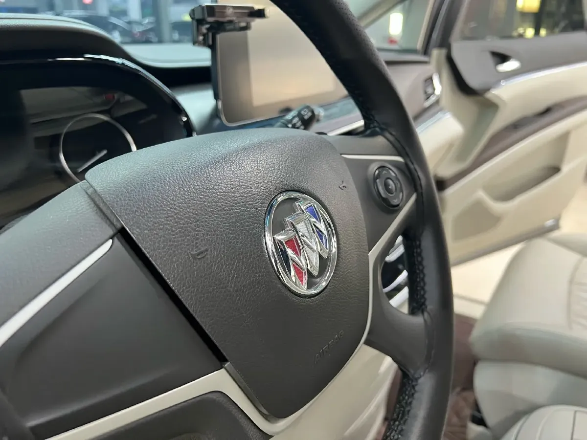 2022 Buick GL8 2.0T 237HP L4 9AT,autocango,china used car exporter,china ev exporter,chinese used car exporter,chinese used ev exporter