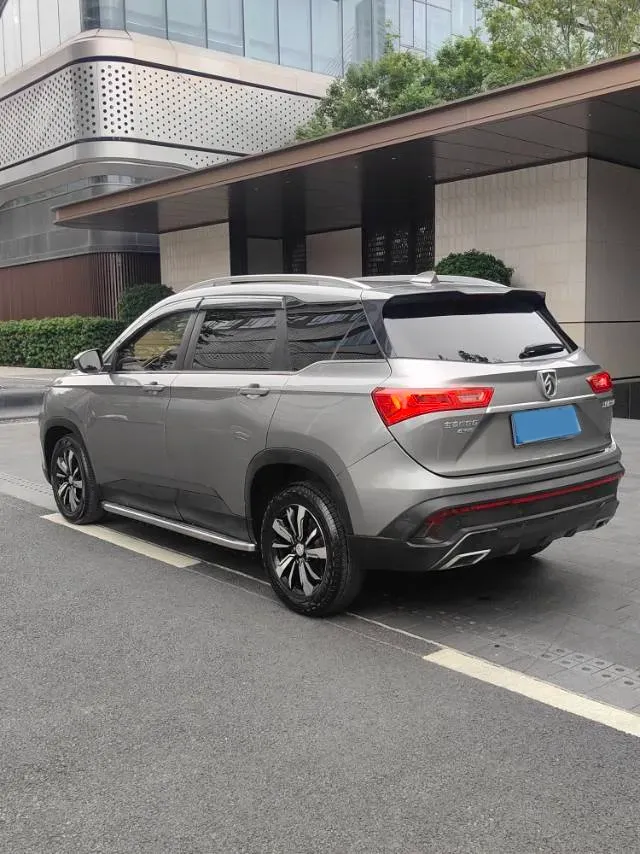 2018 BaoJun 530 1.5T 150HP L4 6DCT,autocango,china used car exporter,china ev exporter,chinese used car exporter,chinese used ev exporter