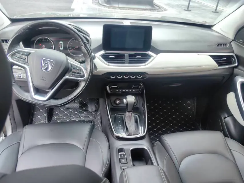 2018 BaoJun 530 1.5T 150HP L4 6DCT,autocango,china used car exporter,china ev exporter,chinese used car exporter,chinese used ev exporter