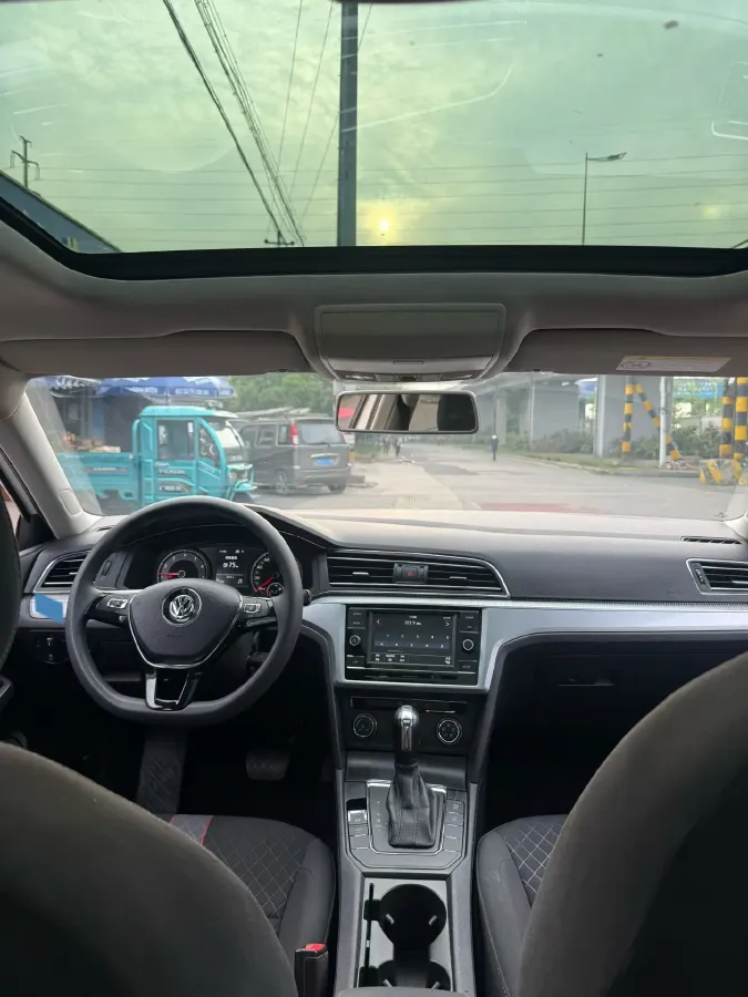 2019 Volkswagen T-Cross 1.4T 150HP L4 7DCT,autocango,china used car exporter,china ev exporter,chinese used car exporter,chinese used ev exporter