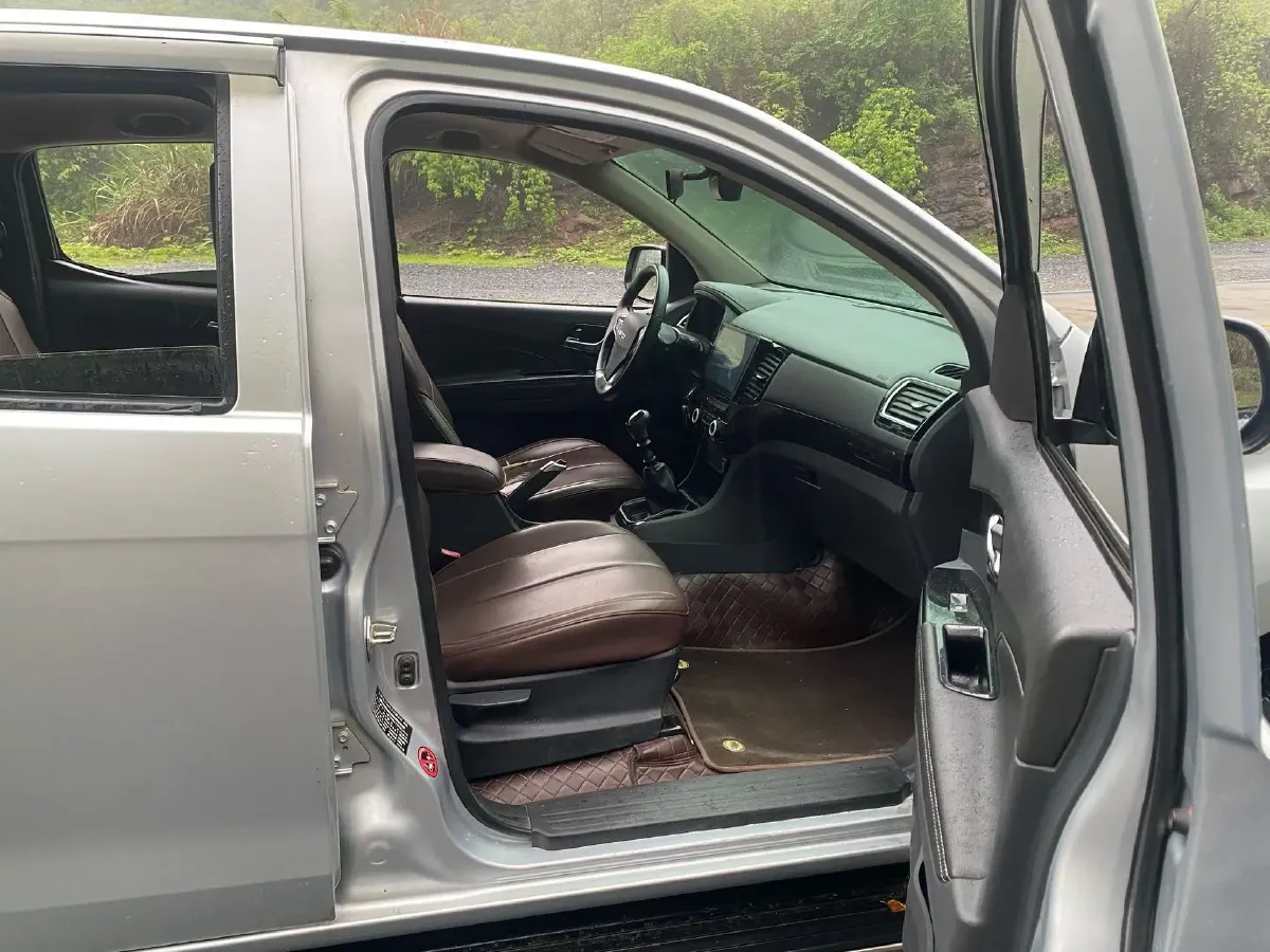 2019 Isuzu LingTuo 2.5T 150HP L4 6MT,autocango,china used car exporter,china ev exporter,chinese used car exporter,chinese used ev exporter
