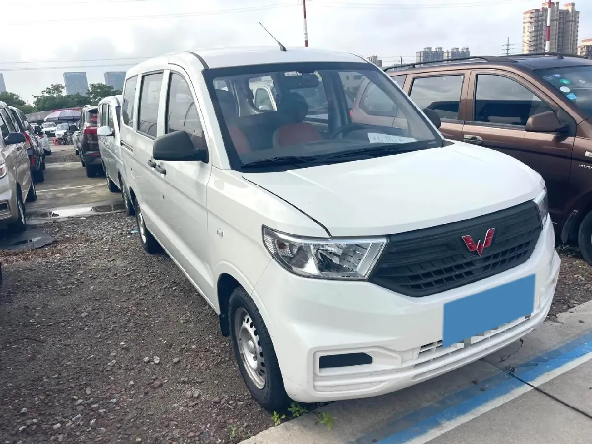 2021 WuLing HongGuang V 1.5L 99HP L4 6MT,autocango,china used car exporter,china ev exporter,chinese used car exporter,chinese used ev exporter