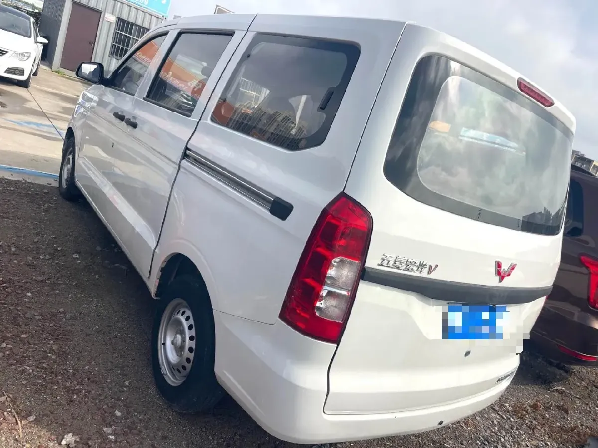 2021 WuLing HongGuang V 1.5L 99HP L4 6MT,autocango,china used car exporter,china ev exporter,chinese used car exporter,chinese used ev exporter