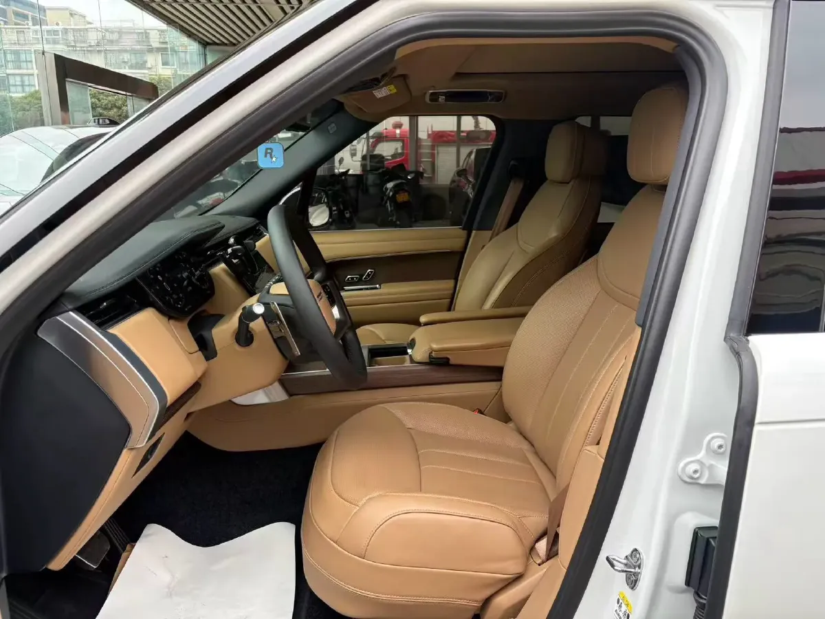 2025 Land Rover Range Rover 3.0T 400HP L6 8AT,autocango,china used car exporter,china ev exporter,chinese used car exporter,chinese used ev exporter