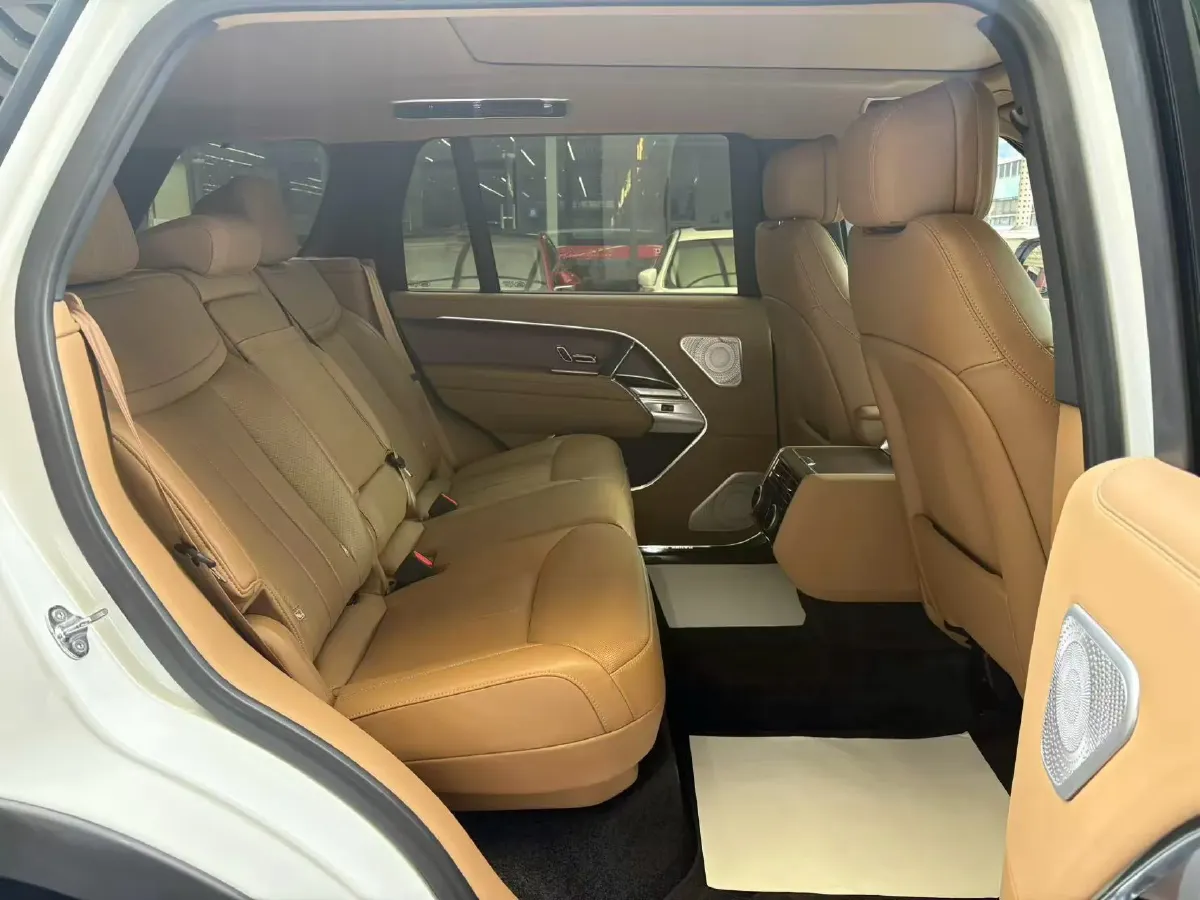 2025 Land Rover Range Rover 3.0T 400HP L6 8AT,autocango,china used car exporter,china ev exporter,chinese used car exporter,chinese used ev exporter