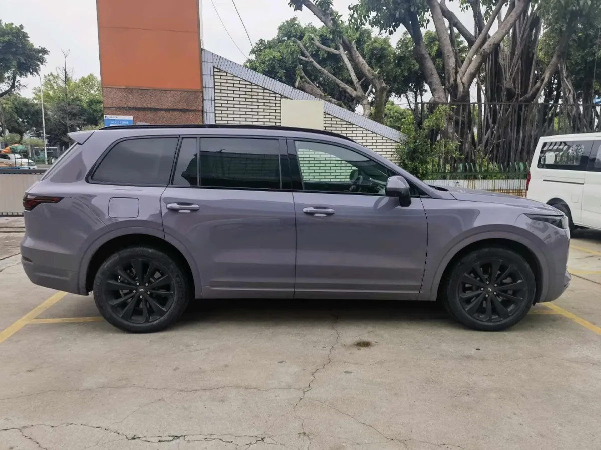 2020 Li ONE Range Extended 131HP REEV 40.5KWH,autocango,china used car exporter,china ev exporter,chinese used car exporter,chinese used ev exporter