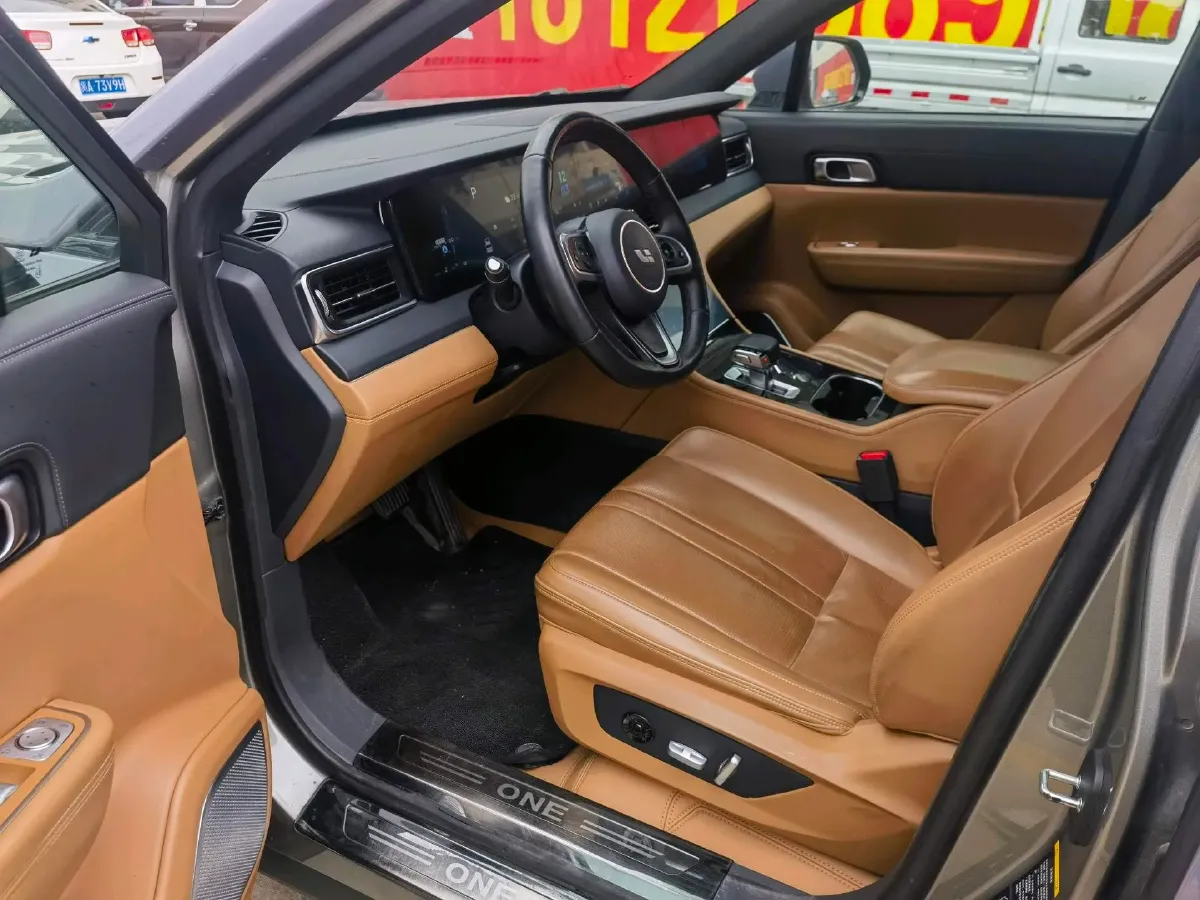 2020 Li ONE Range Extended 131HP REEV 40.5KWH,autocango,china used car exporter,china ev exporter,chinese used car exporter,chinese used ev exporter