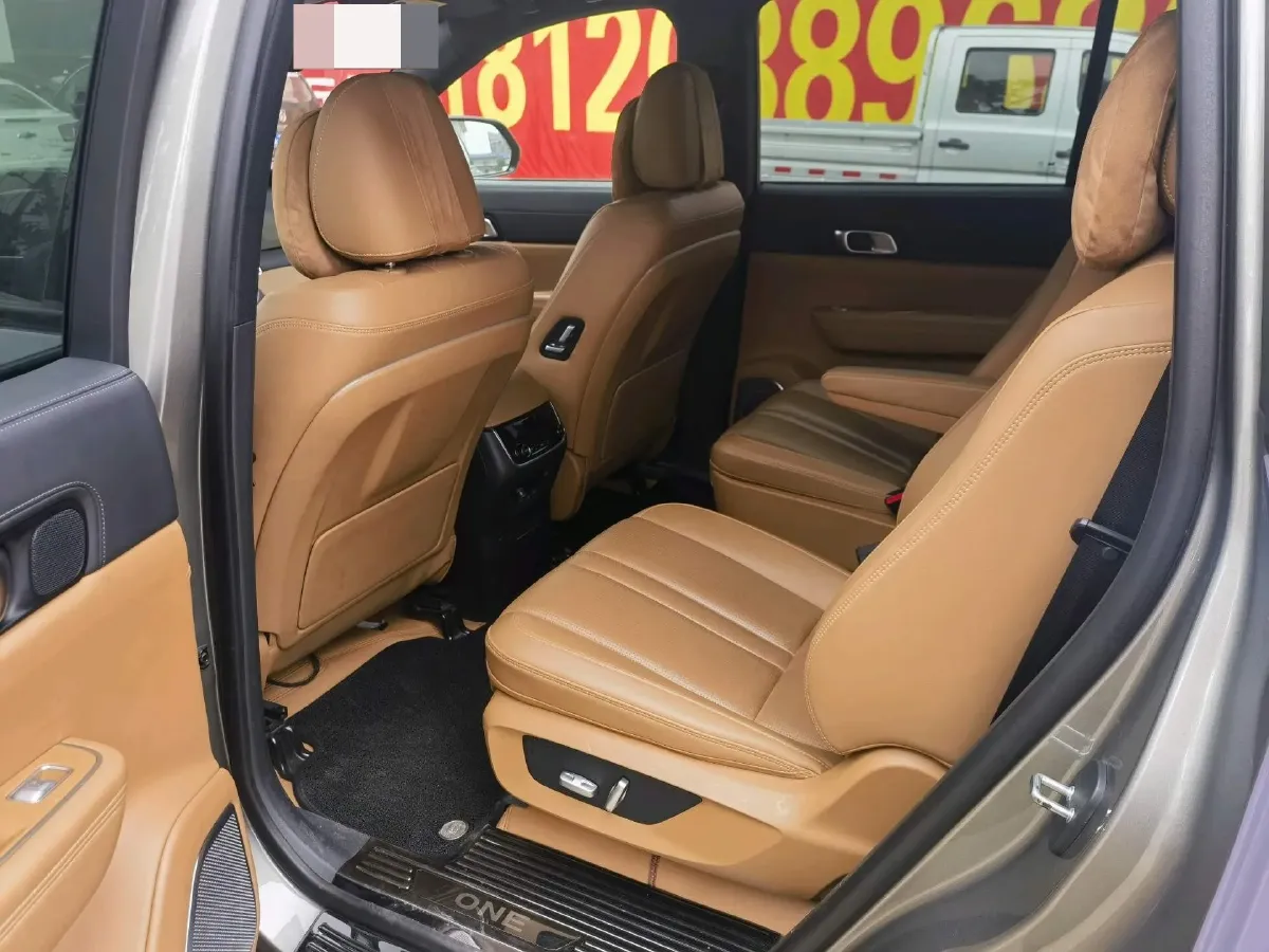 2020 Li ONE Range Extended 131HP REEV 40.5KWH,autocango,china used car exporter,china ev exporter,chinese used car exporter,chinese used ev exporter