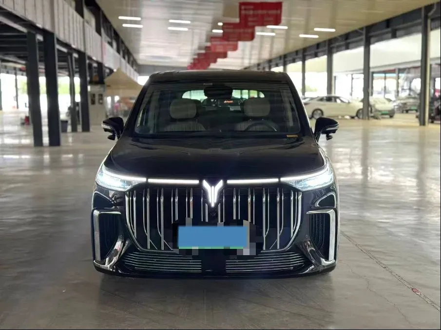 2022 Voyah Dream 1.5T 136HP L4 PHEV 25.57KWH,autocango,china used car exporter,china ev exporter,chinese used car exporter,chinese used ev exporter