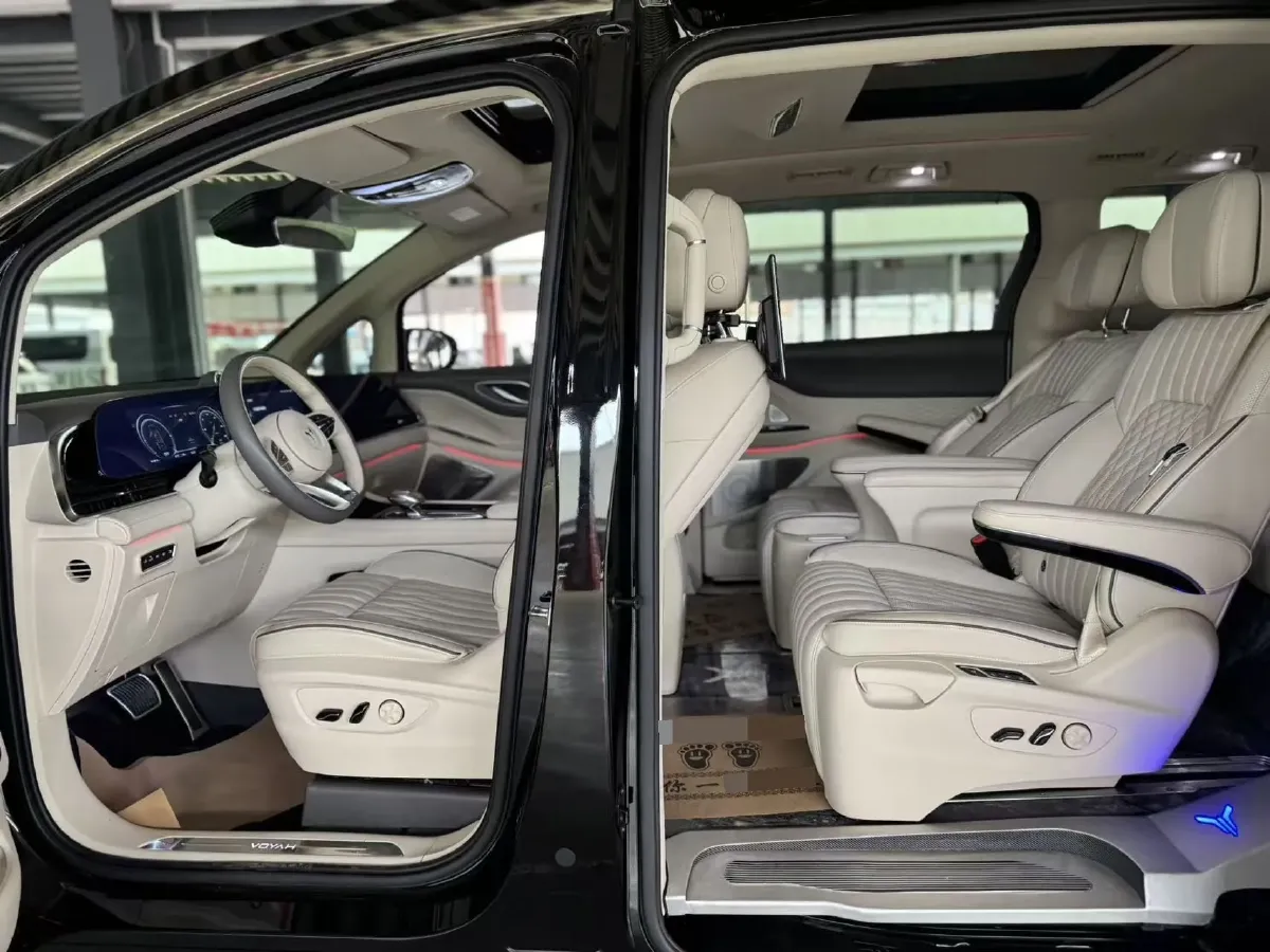 2022 Voyah Dream 1.5T 136HP L4 PHEV 25.57KWH,autocango,china used car exporter,china ev exporter,chinese used car exporter,chinese used ev exporter