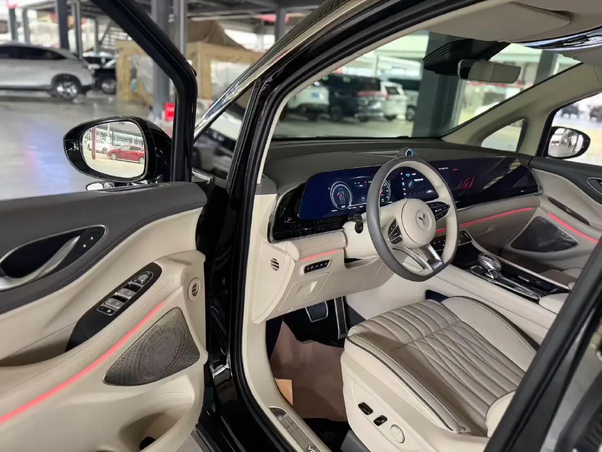 2022 Voyah Dream 1.5T 136HP L4 PHEV 25.57KWH,autocango,china used car exporter,china ev exporter,chinese used car exporter,chinese used ev exporter