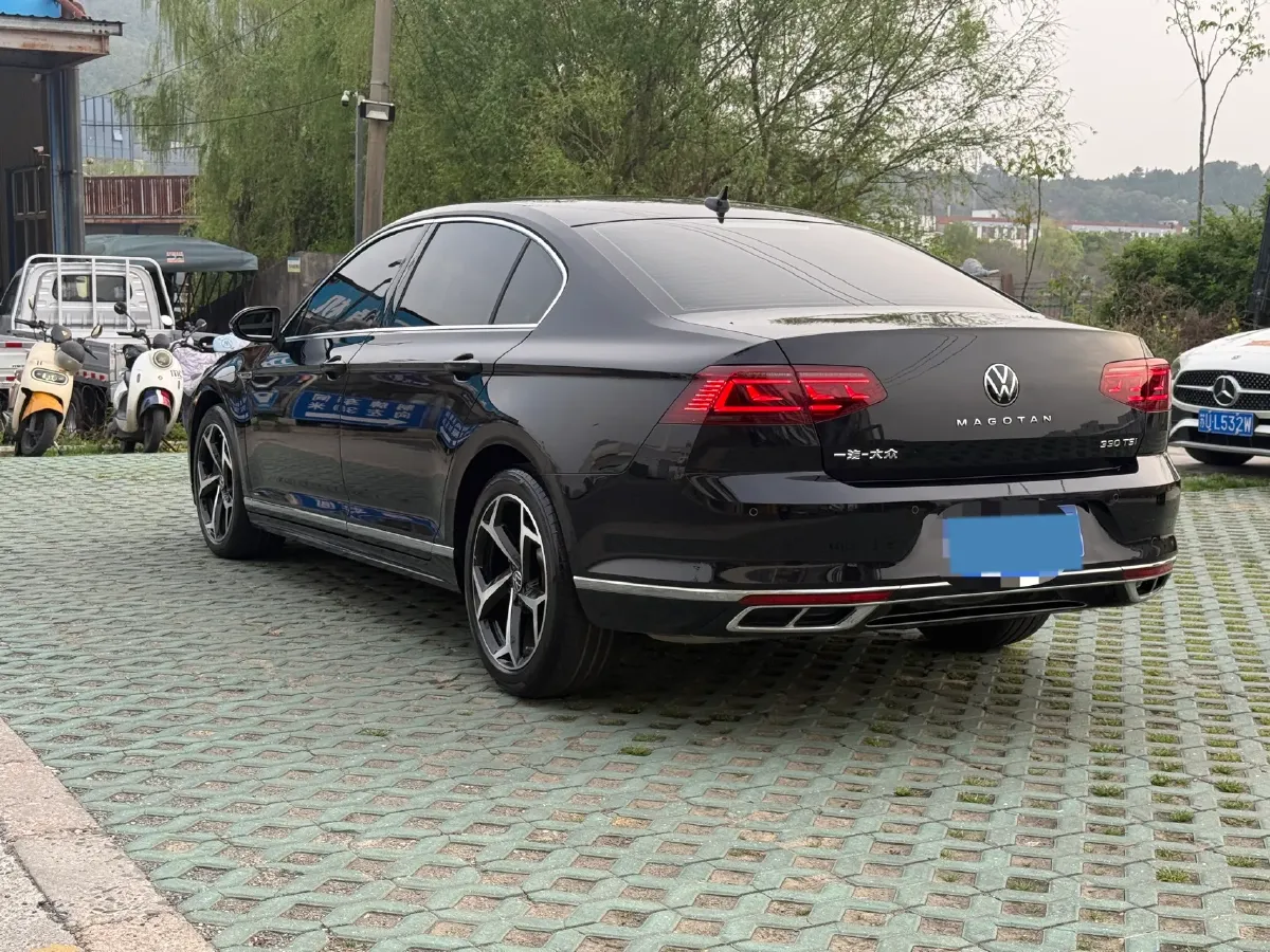 2023 Volkswagen Magotan 2.0T 186HP L4 7DCT,autocango,china used car exporter,china ev exporter,chinese used car exporter,chinese used ev exporter