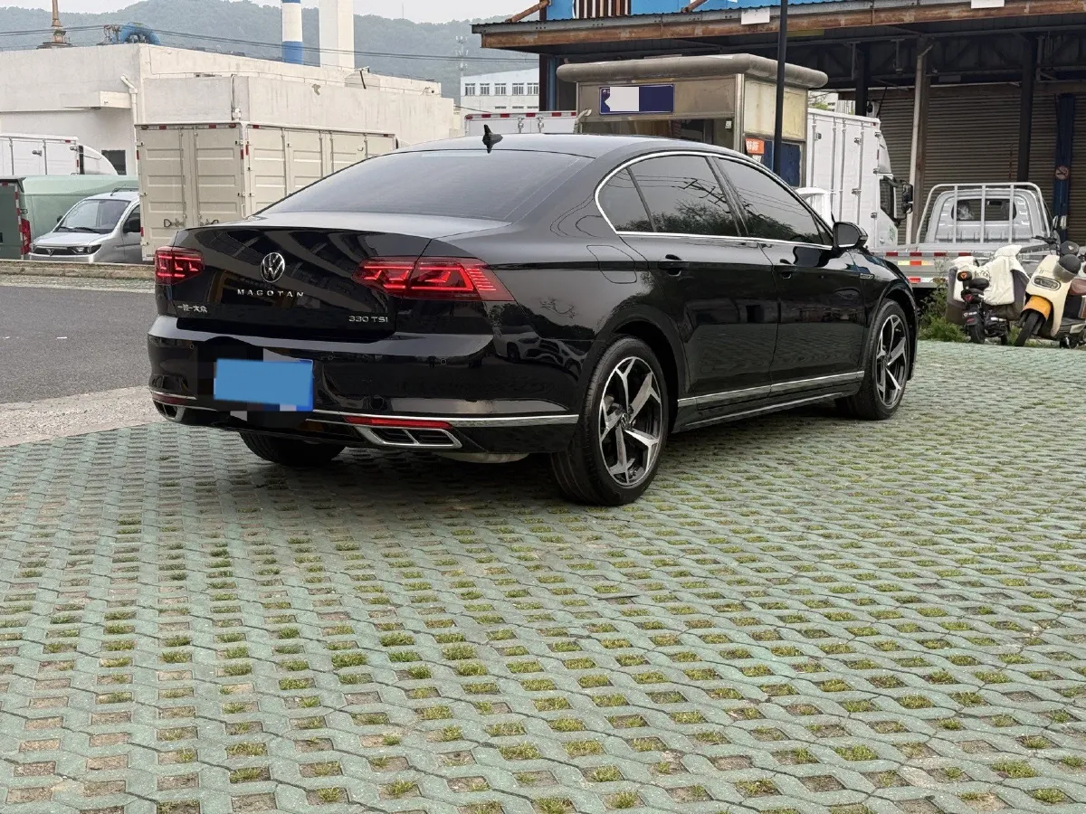 2023 Volkswagen Magotan 2.0T 186HP L4 7DCT,autocango,china used car exporter,china ev exporter,chinese used car exporter,chinese used ev exporter
