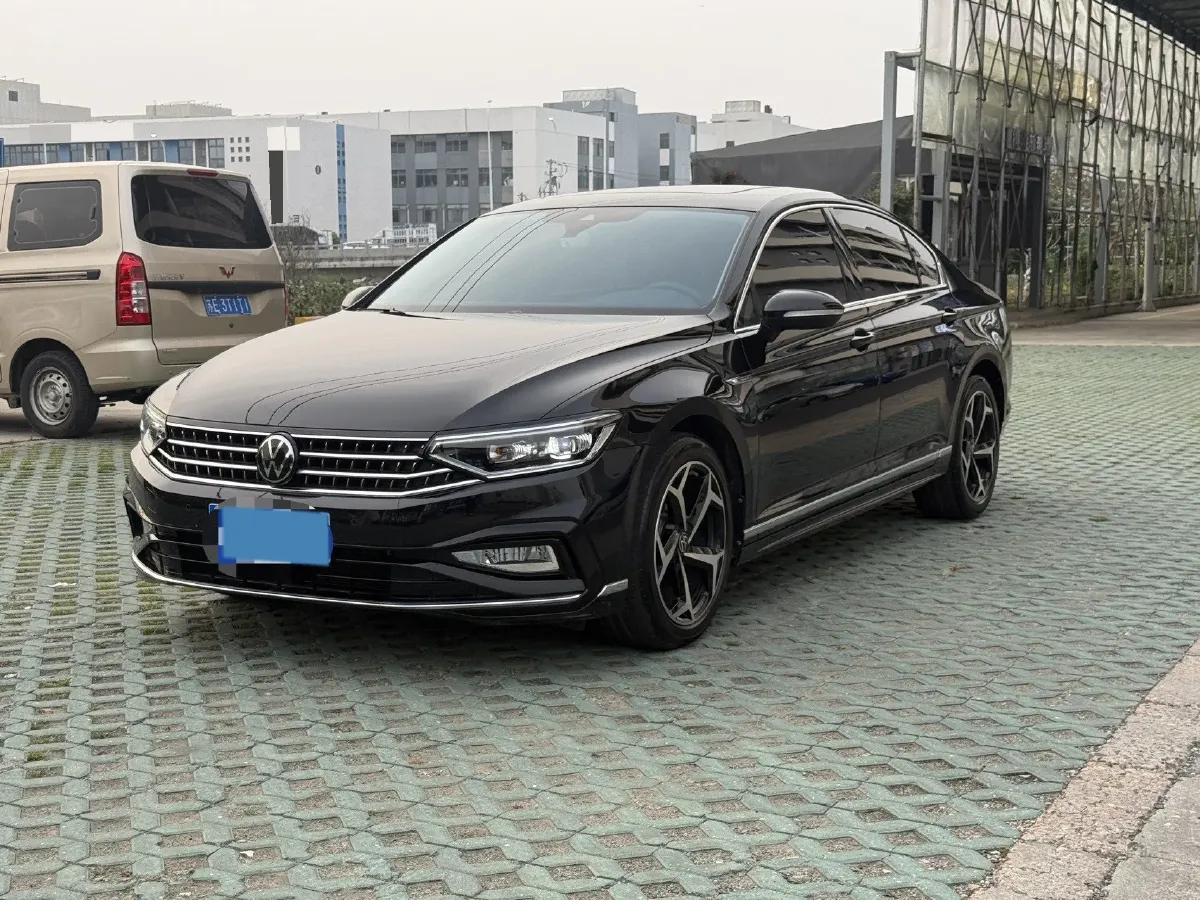 2023 Volkswagen Magotan 2.0T 186HP L4 7DCT,autocango,china used car exporter,china ev exporter,chinese used car exporter,chinese used ev exporter