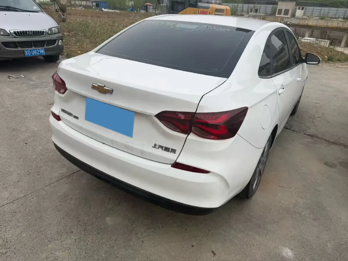 2021 Chevrolet Monza 1.5L 113HP L4 6AT,autocango,china used car exporter,china ev exporter,chinese used car exporter,chinese used ev exporter