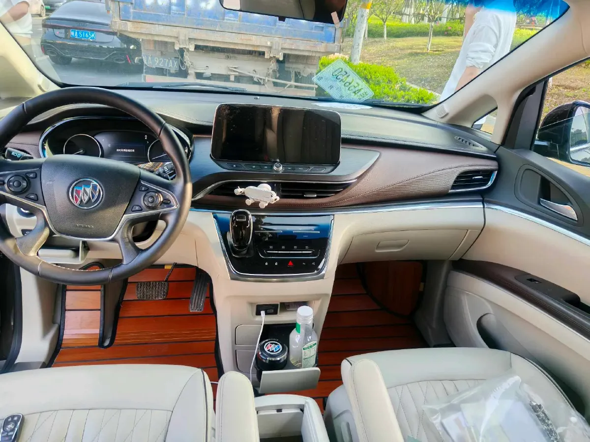 2022 Buick GL8 2.0T 237HP L4 9AT,autocango,china used car exporter,china ev exporter,chinese used car exporter,chinese used ev exporter